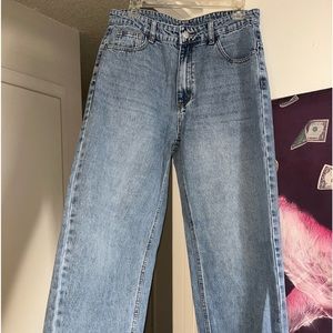 Size 32 jeans ; Light Wash ; Never Worn ; Adjustable in the back